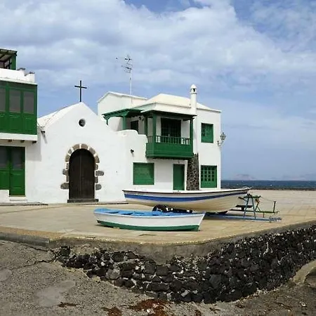 Tonga * Famara