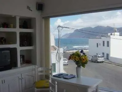 Tonga Famara